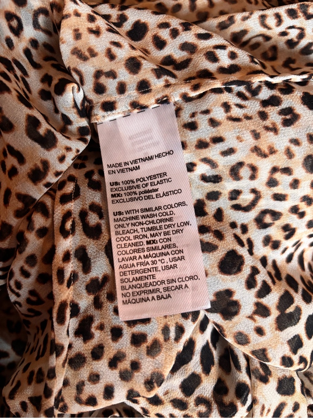 Chico's Leopard Print Ruffle Sleeve Blouse Size M Boho Chic Animal Print Top - Picture 9 of 10
